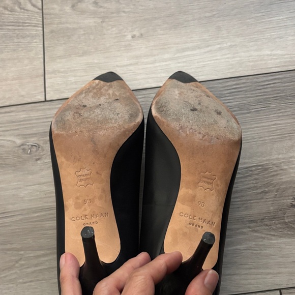 Cole Haan Grand Series 3in. Black Pointed-Toe Leather Pumps - Picture 6 of 9